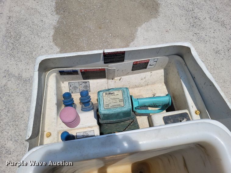 image for item LS9545 2013 Ford F550 Super Duty XL  bucket truck