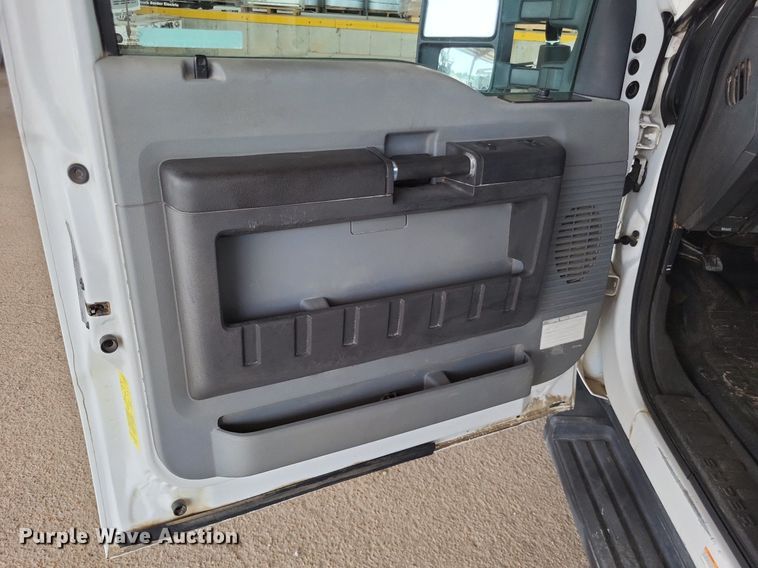 image for item LS9545 2013 Ford F550 Super Duty XL  bucket truck