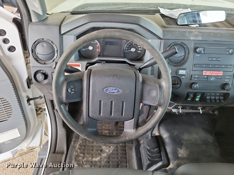 image for item LS9545 2013 Ford F550 Super Duty XL  bucket truck