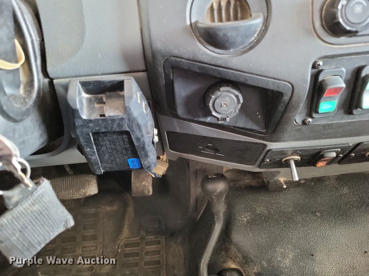 image for item LS9545 2013 Ford F550 Super Duty XL  bucket truck