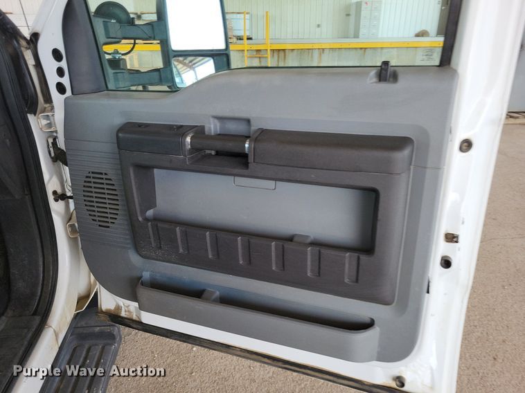 image for item LS9545 2013 Ford F550 Super Duty XL  bucket truck