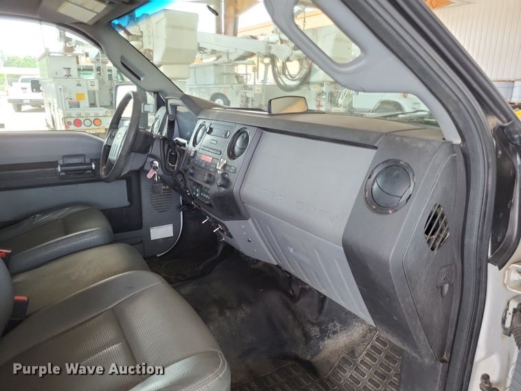 image for item LS9545 2013 Ford F550 Super Duty XL  bucket truck