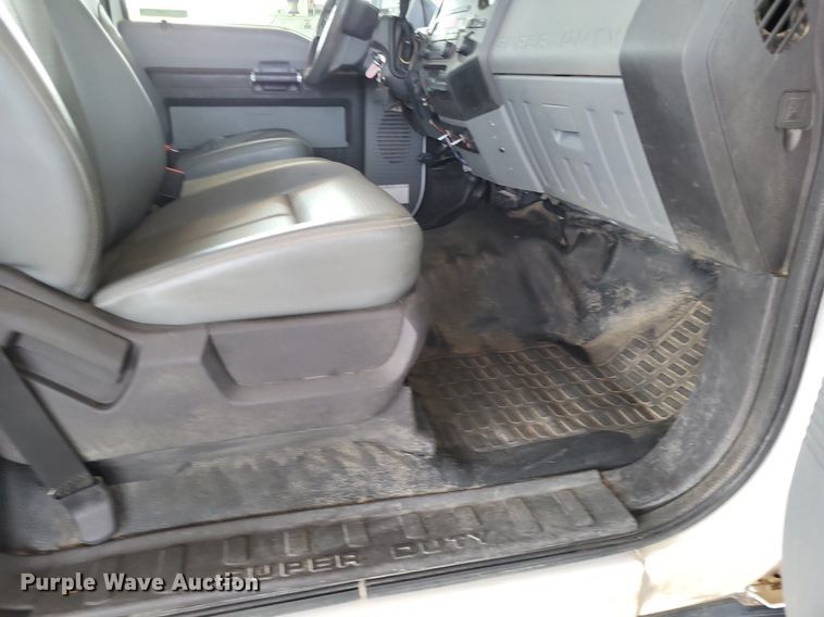 image for item LS9545 2013 Ford F550 Super Duty XL  bucket truck