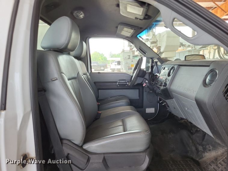 image for item LS9545 2013 Ford F550 Super Duty XL  bucket truck