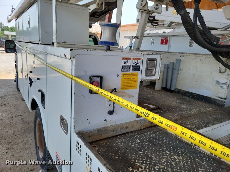 image for item LS9545 2013 Ford F550 Super Duty XL  bucket truck