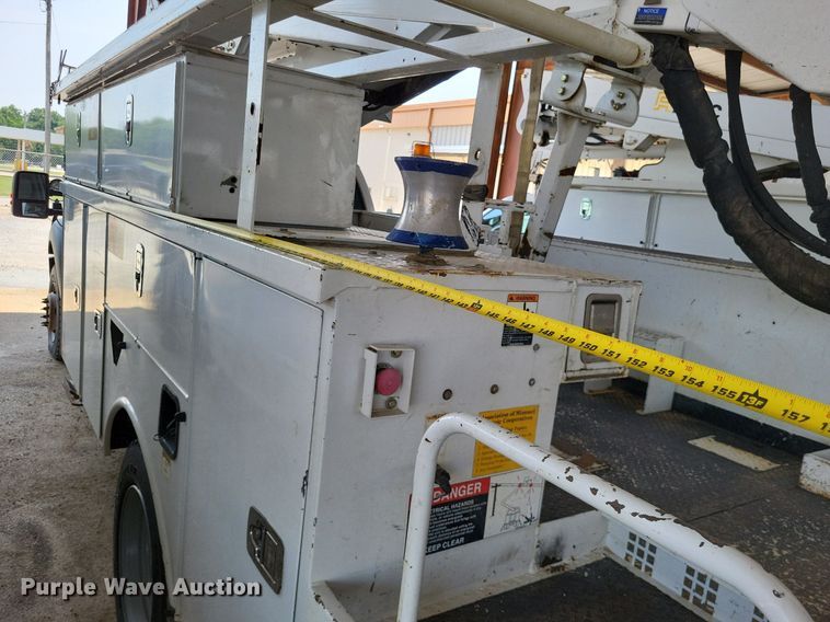 image for item LS9545 2013 Ford F550 Super Duty XL  bucket truck