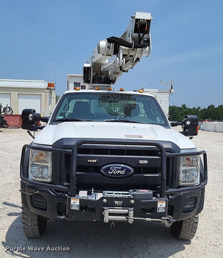 image for item LS9546 2012 Ford F550 Super Duty XL  bucket truck