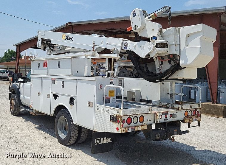 image for item LS9546 2012 Ford F550 Super Duty XL  bucket truck