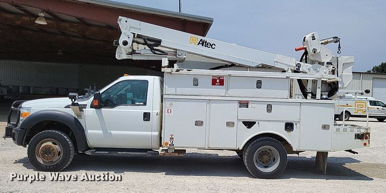 image for item LS9546 2012 Ford F550 Super Duty XL  bucket truck