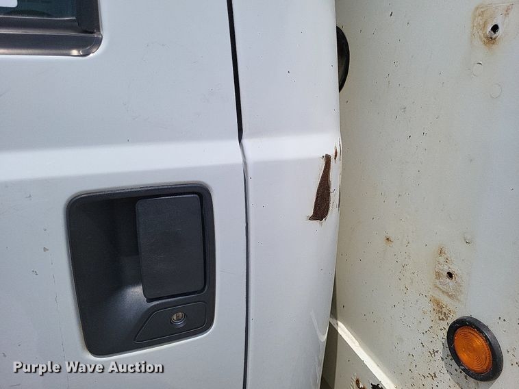 image for item LS9546 2012 Ford F550 Super Duty XL  bucket truck