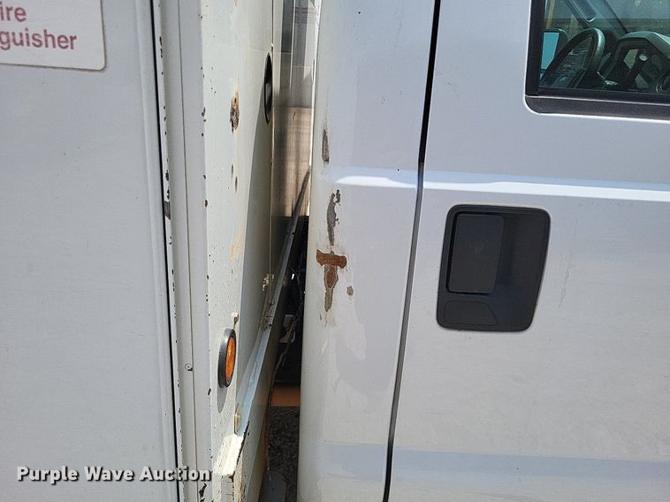 image for item LS9546 2012 Ford F550 Super Duty XL  bucket truck