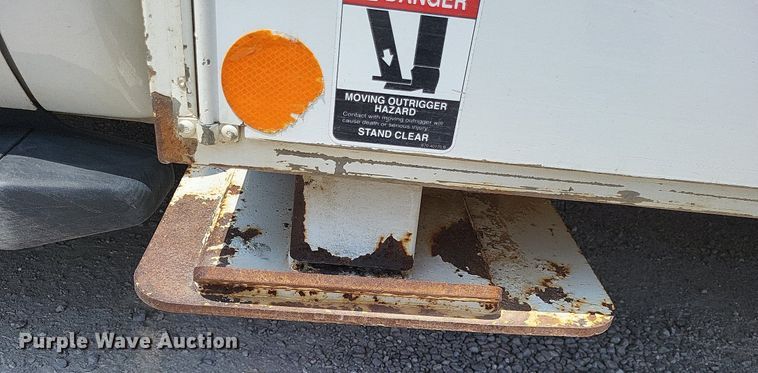 image for item LS9546 2012 Ford F550 Super Duty XL  bucket truck