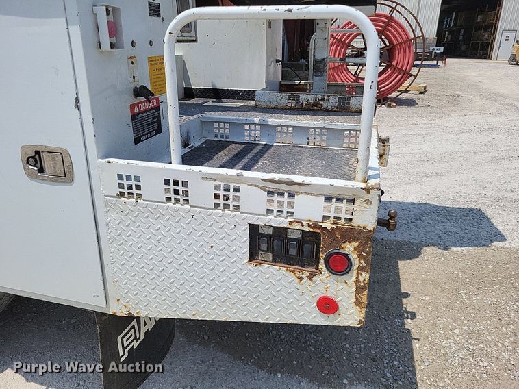 image for item LS9546 2012 Ford F550 Super Duty XL  bucket truck