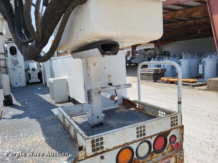 image for item LS9546 2012 Ford F550 Super Duty XL  bucket truck