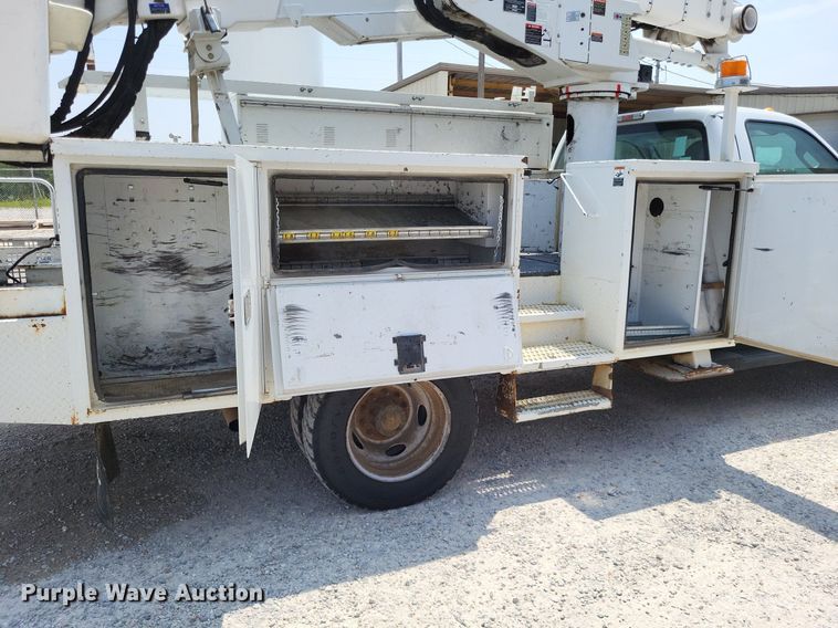 image for item LS9546 2012 Ford F550 Super Duty XL  bucket truck