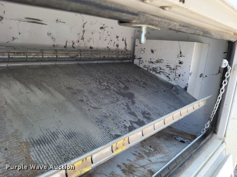 image for item LS9546 2012 Ford F550 Super Duty XL  bucket truck