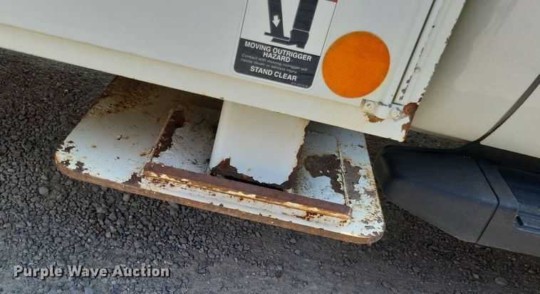 image for item LS9546 2012 Ford F550 Super Duty XL  bucket truck