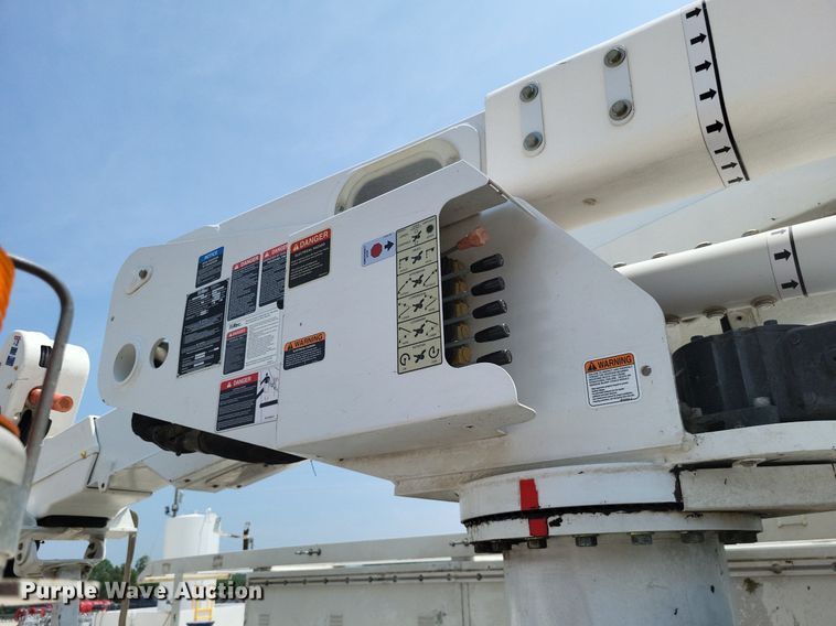 image for item LS9546 2012 Ford F550 Super Duty XL  bucket truck