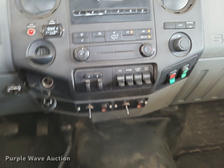 image for item LS9546 2012 Ford F550 Super Duty XL  bucket truck