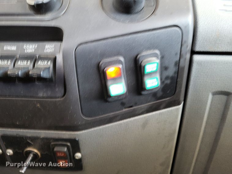 image for item LS9546 2012 Ford F550 Super Duty XL  bucket truck