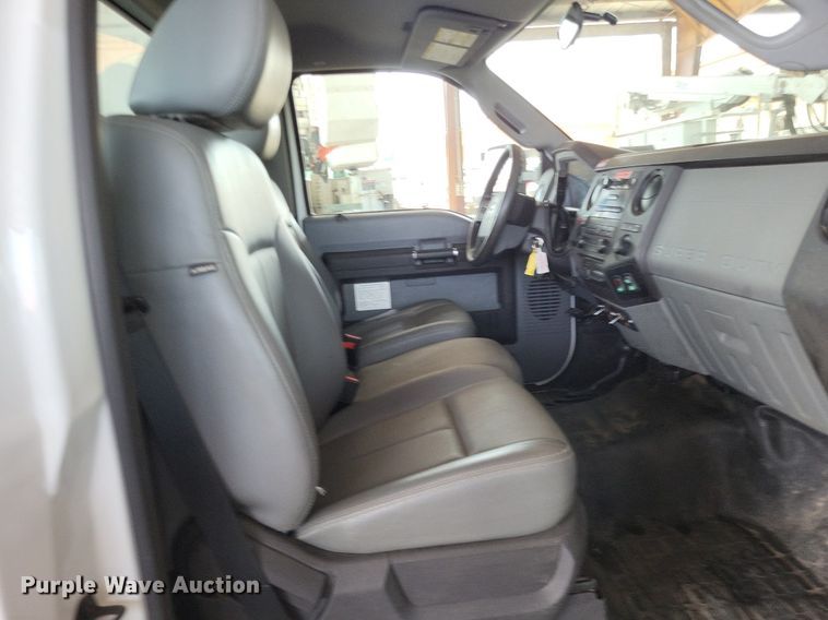 image for item LS9546 2012 Ford F550 Super Duty XL  bucket truck