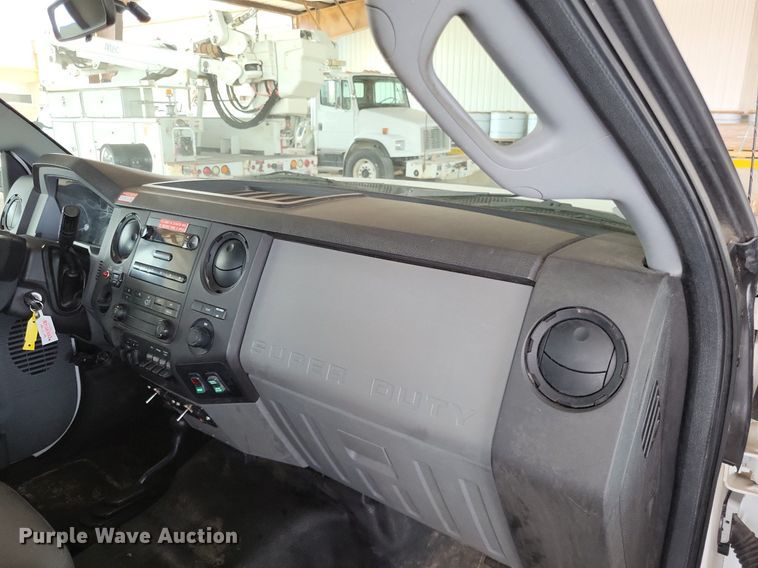 image for item LS9546 2012 Ford F550 Super Duty XL  bucket truck