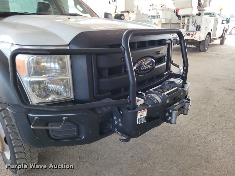 image for item LS9546 2012 Ford F550 Super Duty XL  bucket truck