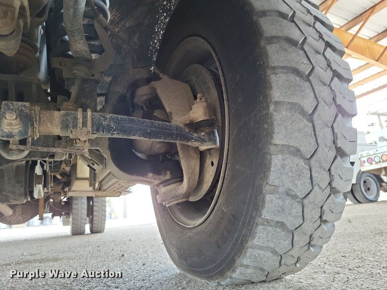 image for item LS9546 2012 Ford F550 Super Duty XL  bucket truck