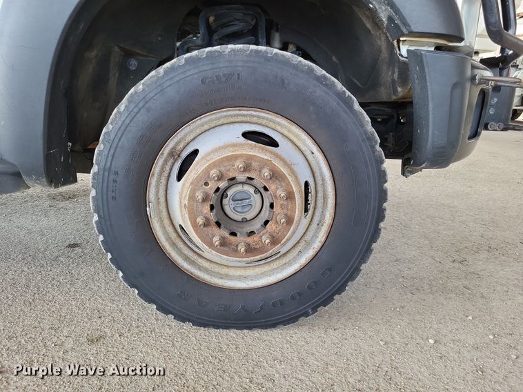 image for item LS9546 2012 Ford F550 Super Duty XL  bucket truck