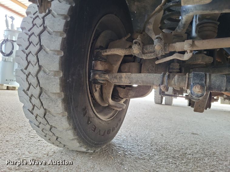 image for item LS9546 2012 Ford F550 Super Duty XL  bucket truck