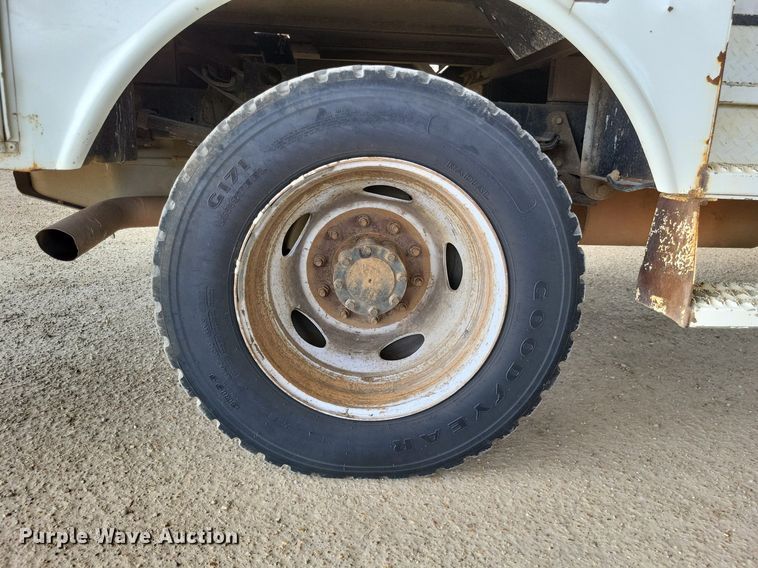 image for item LS9546 2012 Ford F550 Super Duty XL  bucket truck