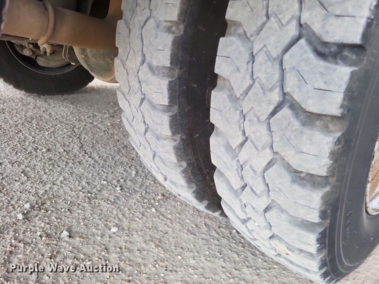 image for item LS9546 2012 Ford F550 Super Duty XL  bucket truck