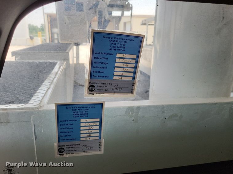 image for item LS9546 2012 Ford F550 Super Duty XL  bucket truck