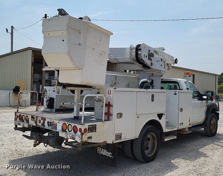 image for item LS9547 2012 Ford F550 Super Duty XL  bucket truck