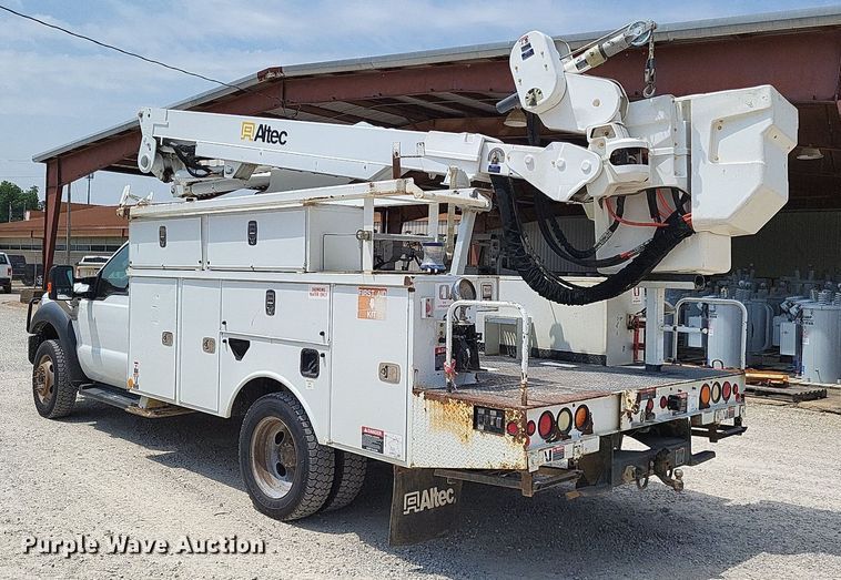 image for item LS9547 2012 Ford F550 Super Duty XL  bucket truck