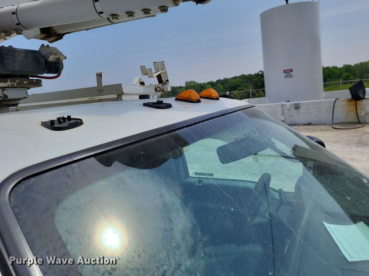 image for item LS9547 2012 Ford F550 Super Duty XL  bucket truck