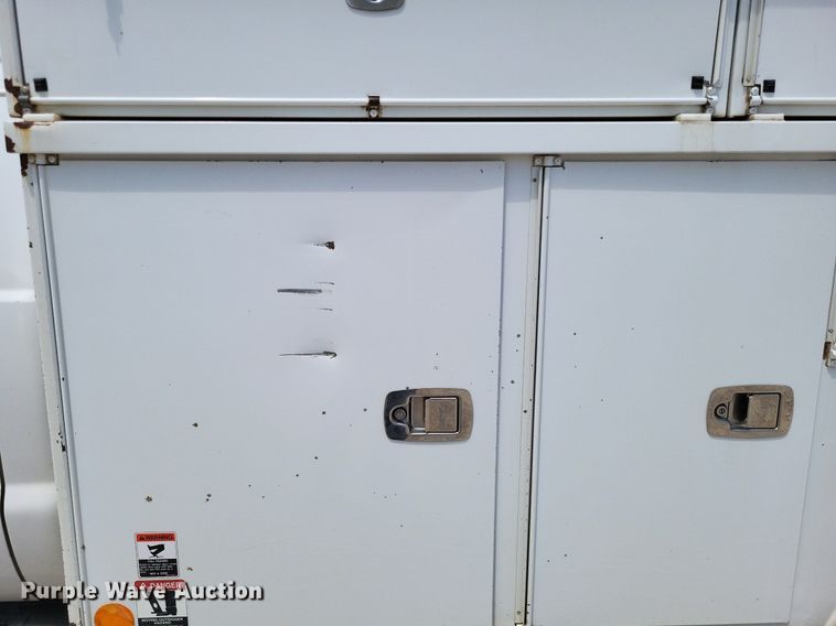 image for item LS9547 2012 Ford F550 Super Duty XL  bucket truck