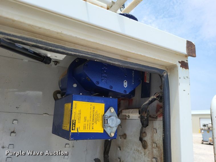 image for item LS9547 2012 Ford F550 Super Duty XL  bucket truck