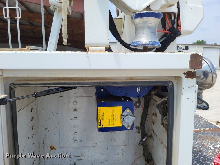 image for item LS9547 2012 Ford F550 Super Duty XL  bucket truck