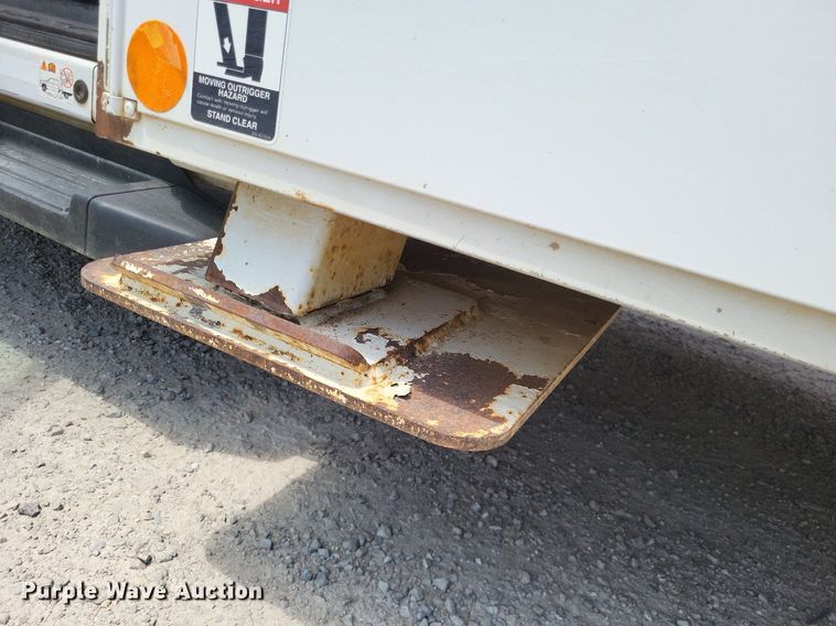 image for item LS9547 2012 Ford F550 Super Duty XL  bucket truck