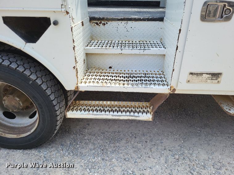 image for item LS9547 2012 Ford F550 Super Duty XL  bucket truck