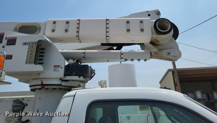 image for item LS9547 2012 Ford F550 Super Duty XL  bucket truck