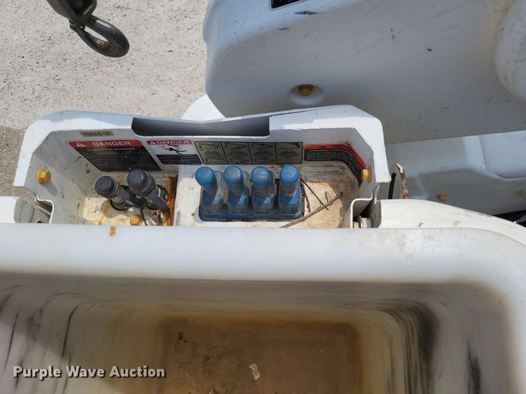 image for item LS9547 2012 Ford F550 Super Duty XL  bucket truck