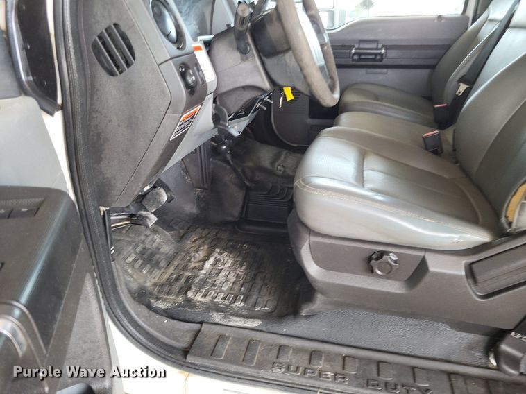 image for item LS9547 2012 Ford F550 Super Duty XL  bucket truck