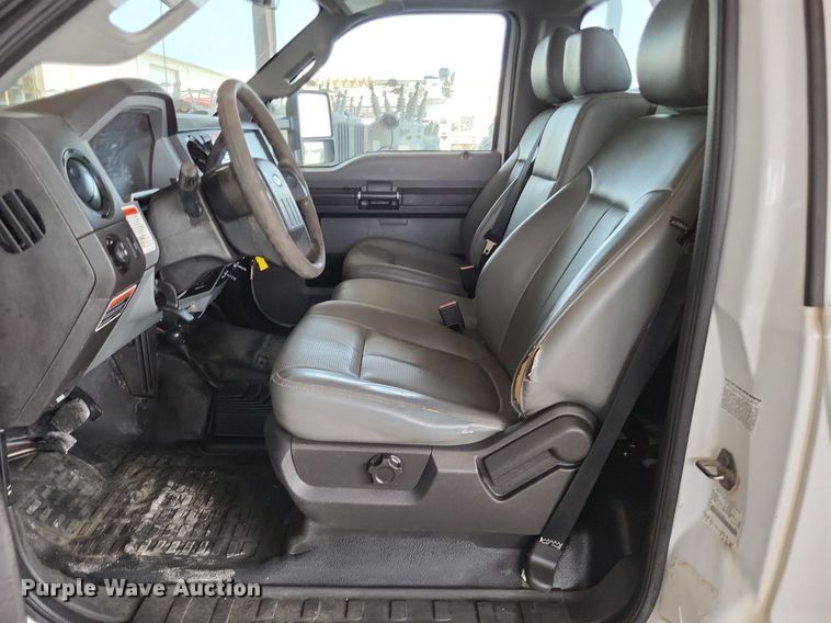 image for item LS9547 2012 Ford F550 Super Duty XL  bucket truck