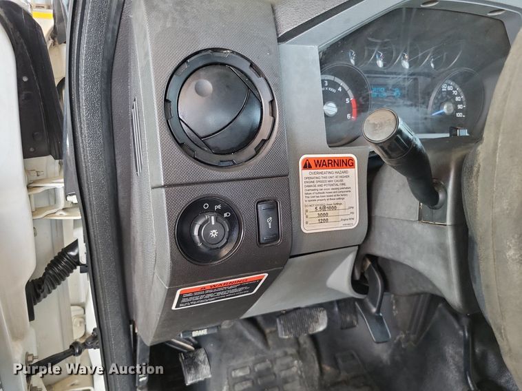 image for item LS9547 2012 Ford F550 Super Duty XL  bucket truck