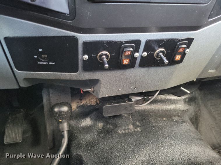 image for item LS9547 2012 Ford F550 Super Duty XL  bucket truck