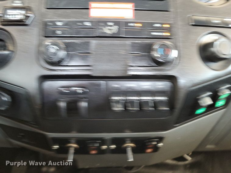 image for item LS9547 2012 Ford F550 Super Duty XL  bucket truck