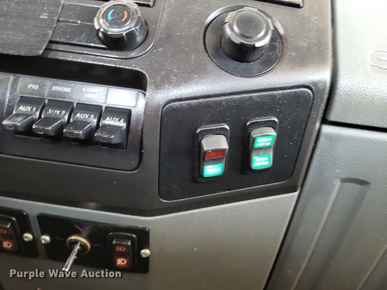 image for item LS9547 2012 Ford F550 Super Duty XL  bucket truck