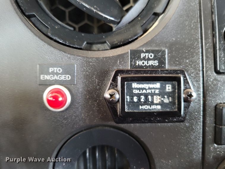 image for item LS9547 2012 Ford F550 Super Duty XL  bucket truck